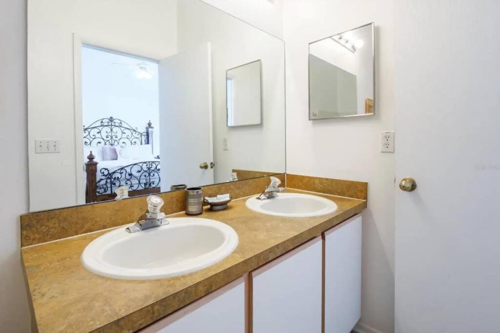 Spacious Vacation Near W/ Private Pool- Perfect For Families! * Davenport