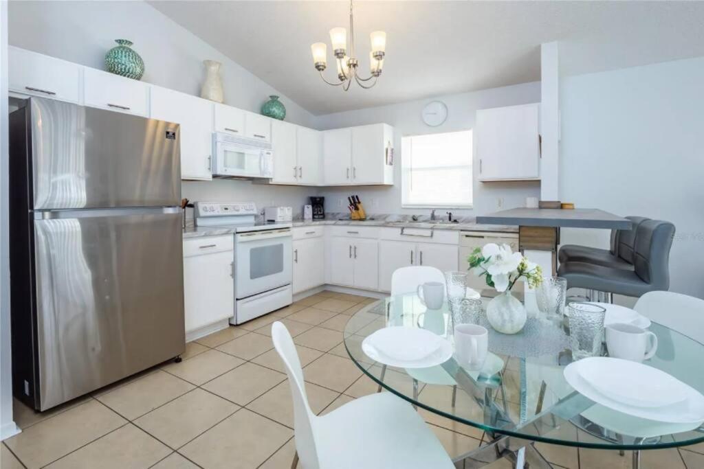 Spacious Vacation Near W/ Private Pool- Perfect For Families! Davenport