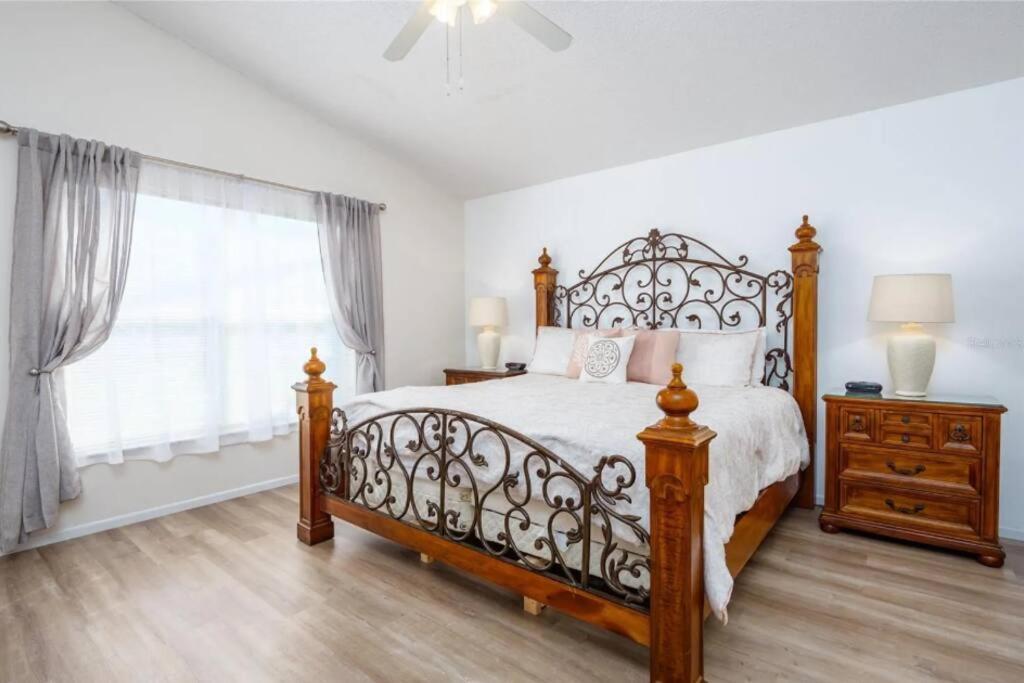 Spacious Vacation Near W/ Private Pool- Perfect For Families! Holiday home *