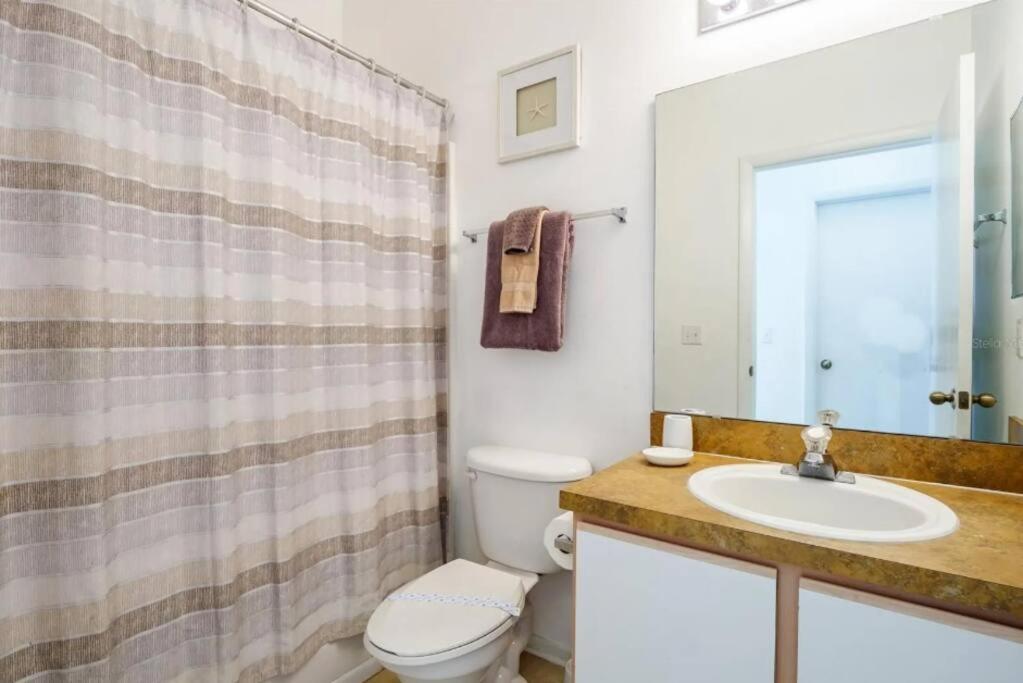 Spacious Vacation Near W/ Private Pool- Perfect For Families! Holiday home